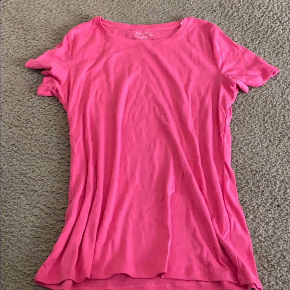 Pink t ahirt